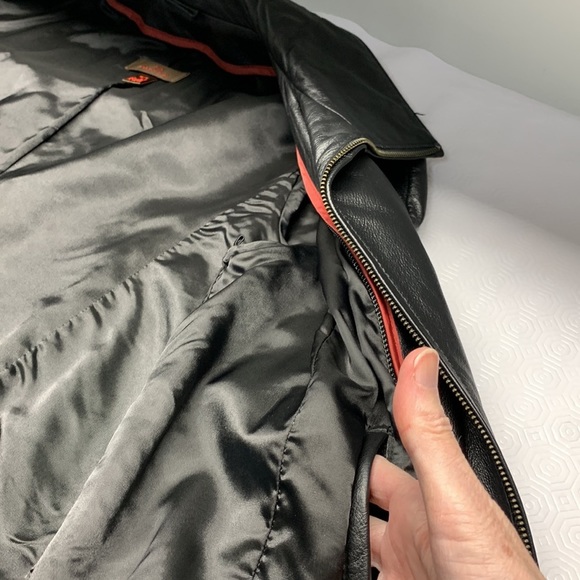 **HOST PICK** Danier Leather Jacket - Picture 5 of 14